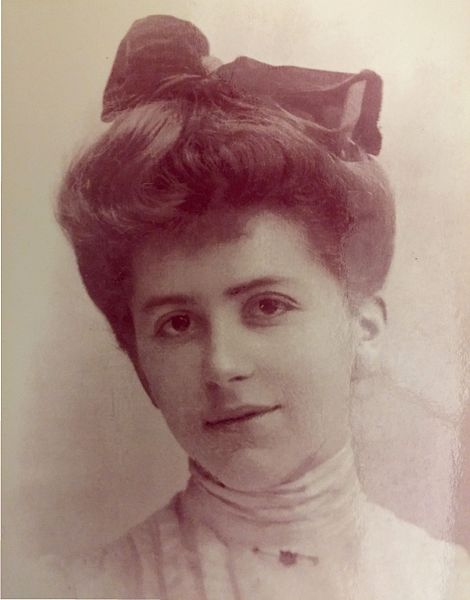 Karen_Dinesen_cirka_1903